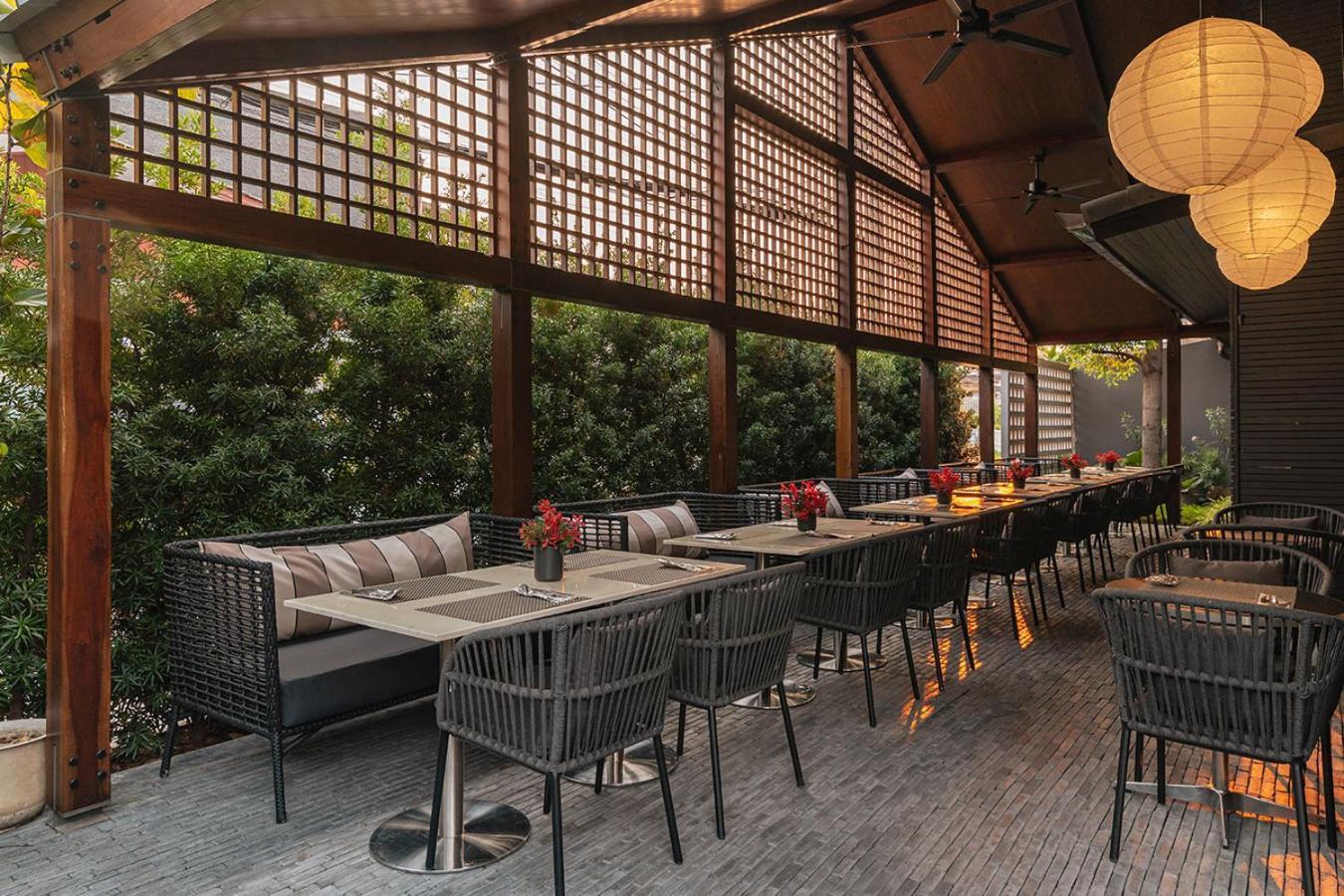 Loy Khách sạn 4*